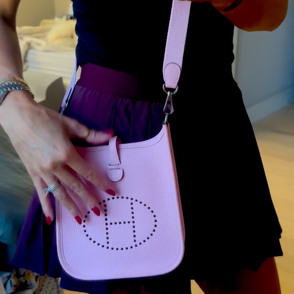 Beautiful mini HERMES Evelyne in the most wanted color NWT 💗 - Picture 1 of 6